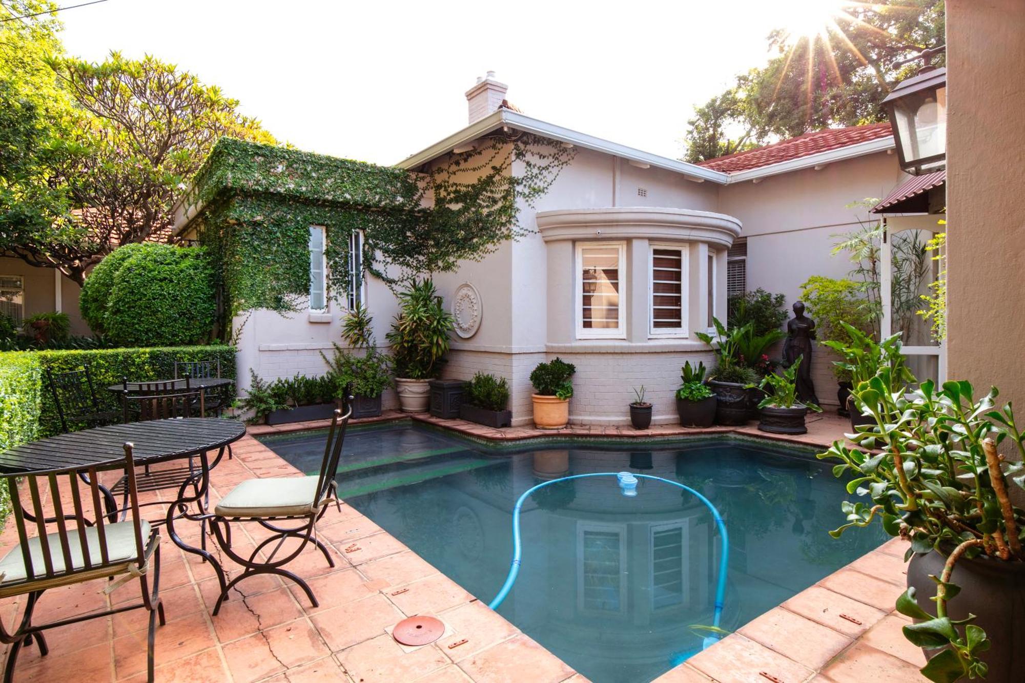 137 Murray Pensión Pretoria-Noord Exterior foto